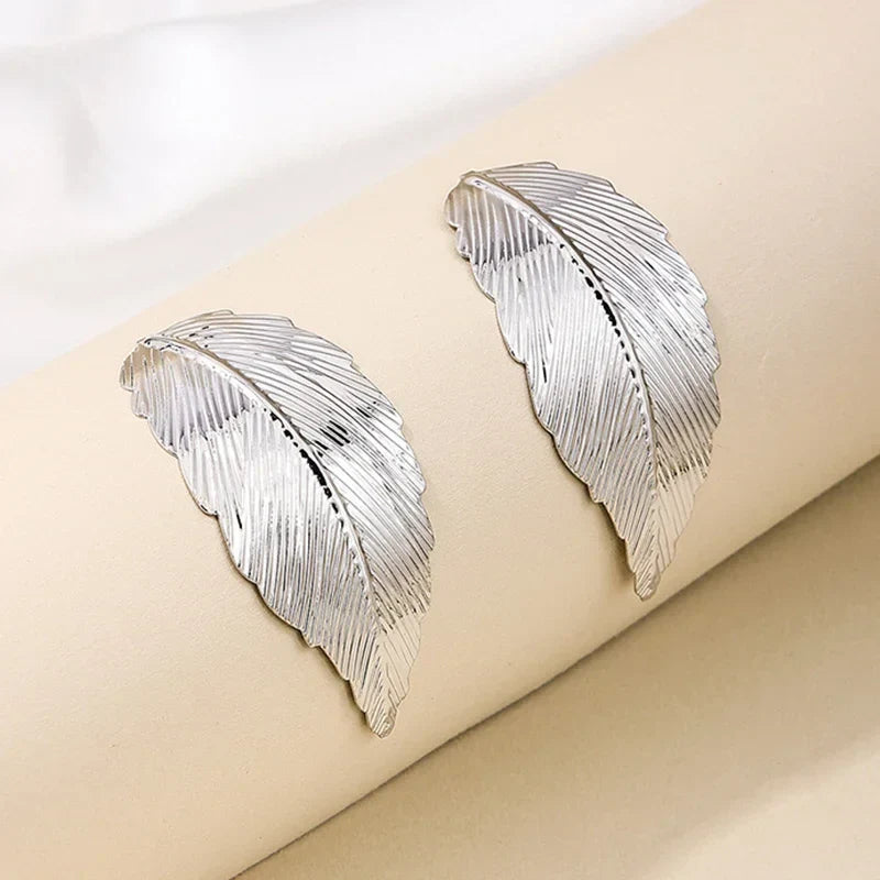 Women's Leaf Drop Earrings in silver