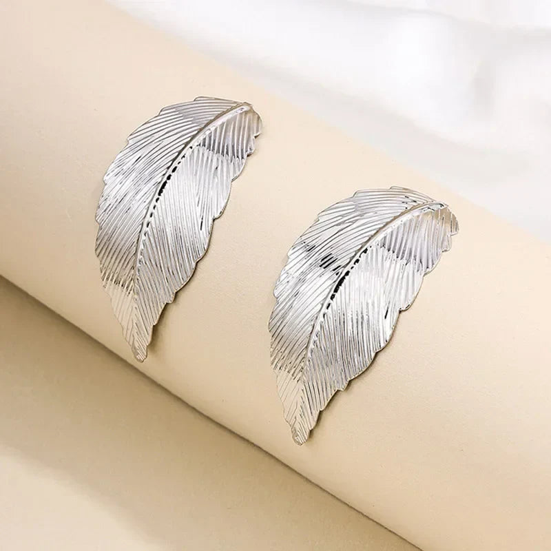 Women's Leaf Drop Earrings in silver