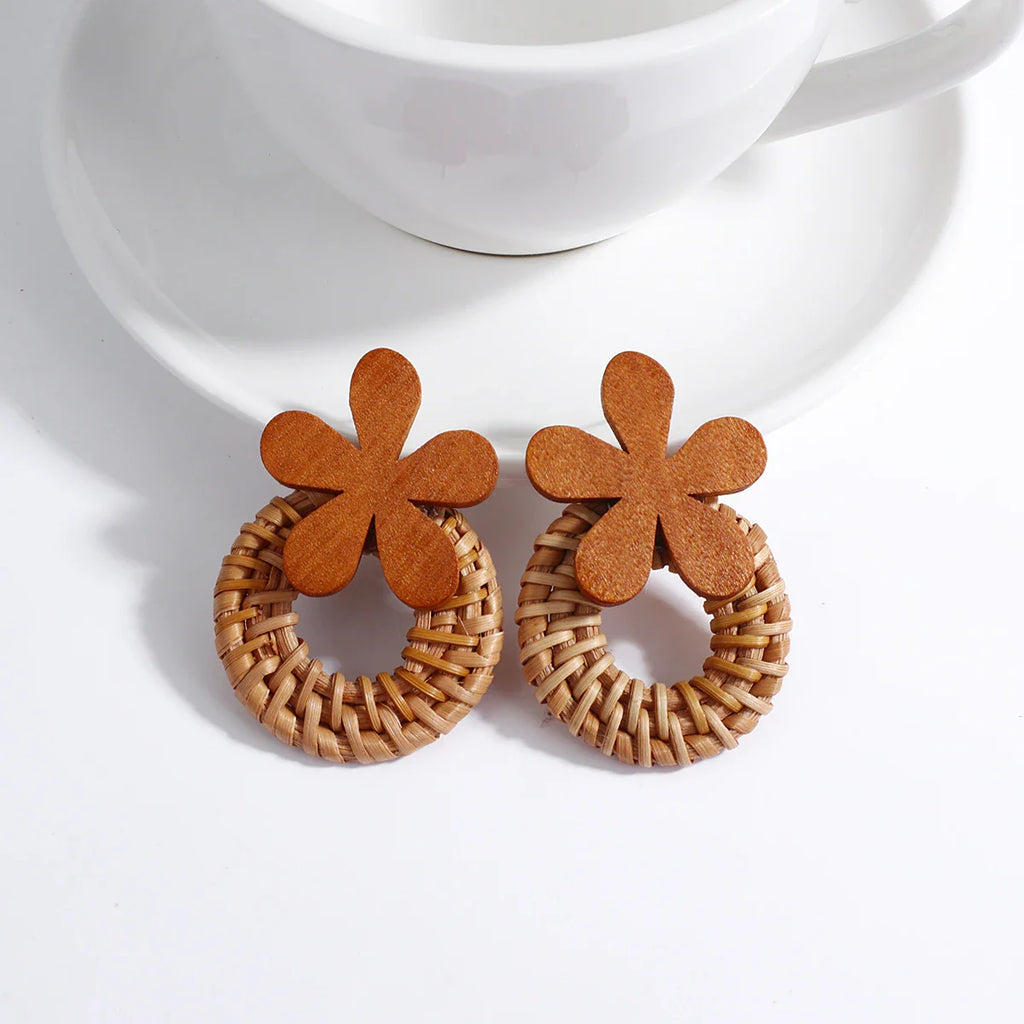 Bohemian Style Dangling Earrings with Natural Effect