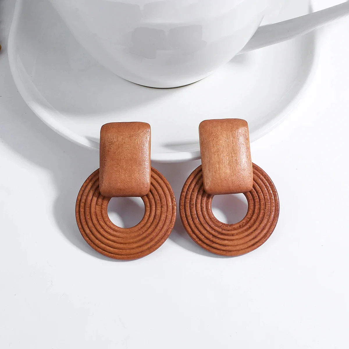Bohemian Style Dangling Earrings with Natural Effect