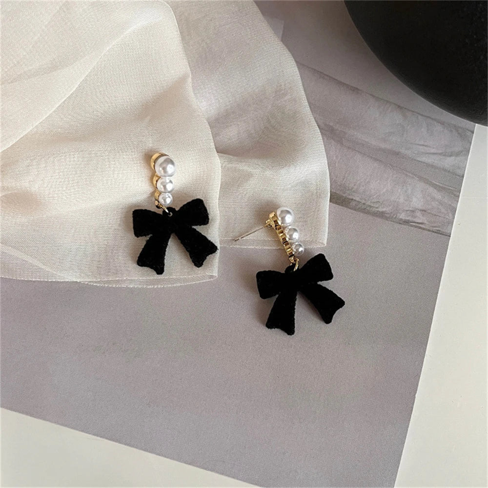 Black Pearl and Knot Dangle Earrings