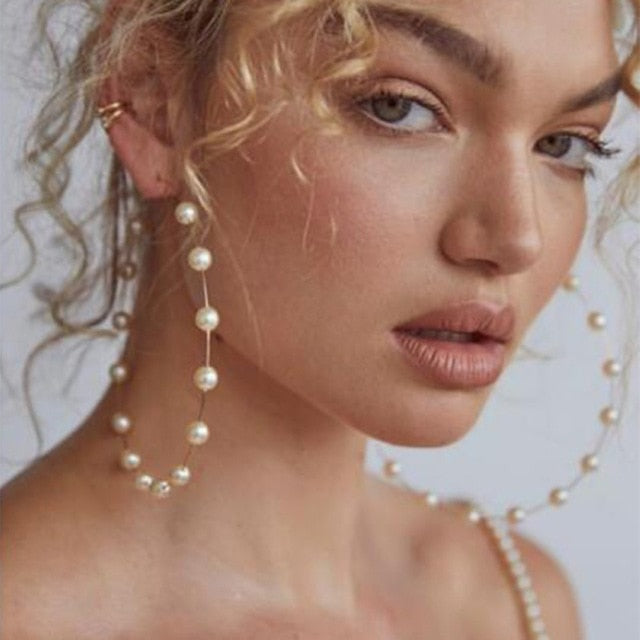 Round Earrings with Pearls