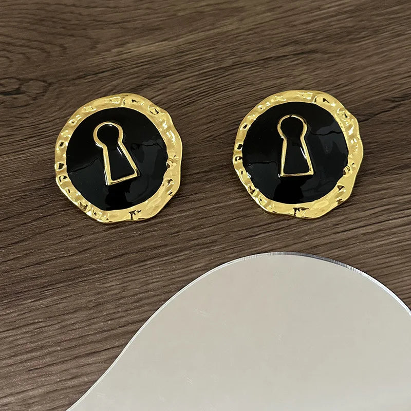 Round earrings key black