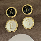 Round earrings key 