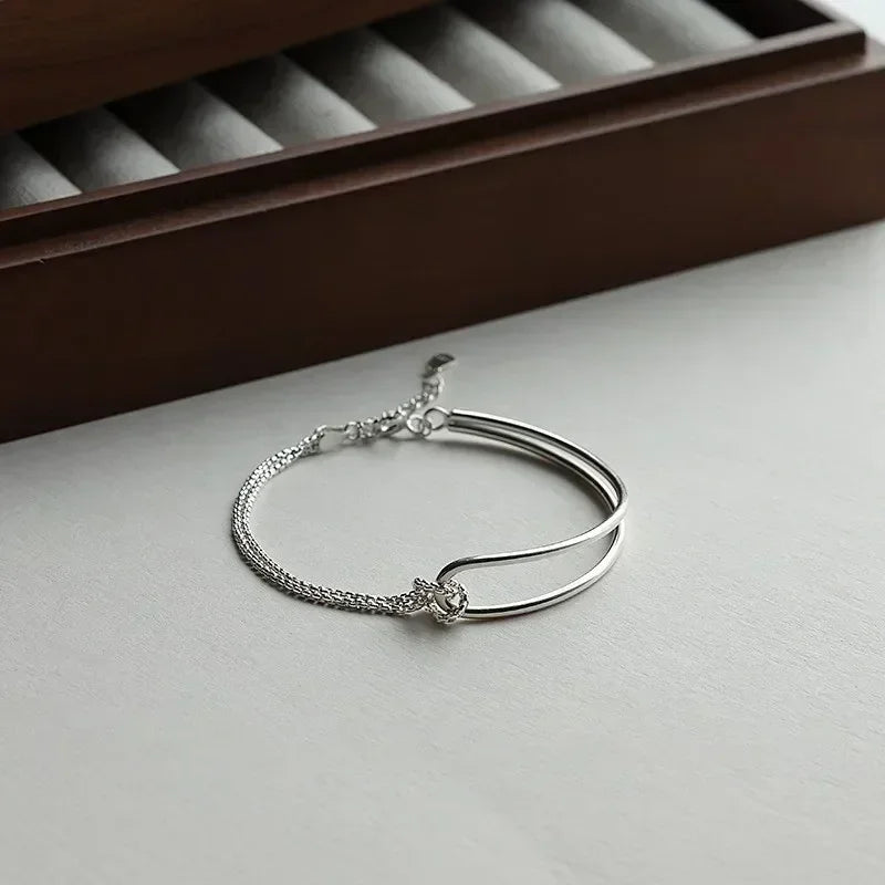 Bracelet with a modern knot style