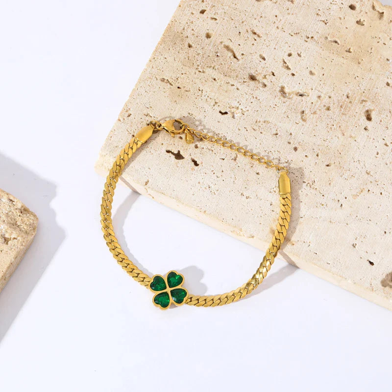 Bracelet with a Four-Leaf Clover in Green Crystal