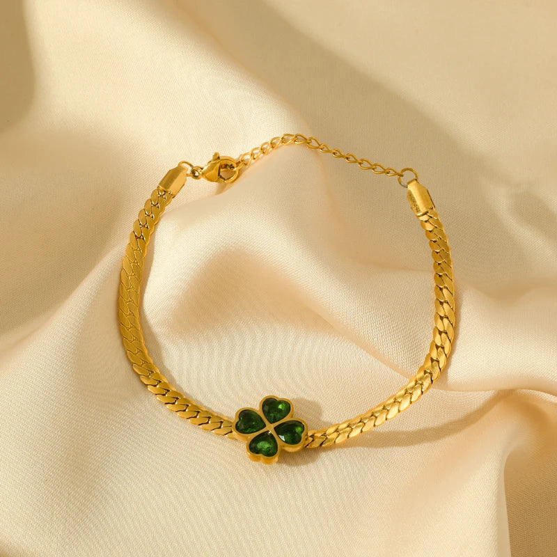 Bracelet with a Four-Leaf Clover in Green Crystal
