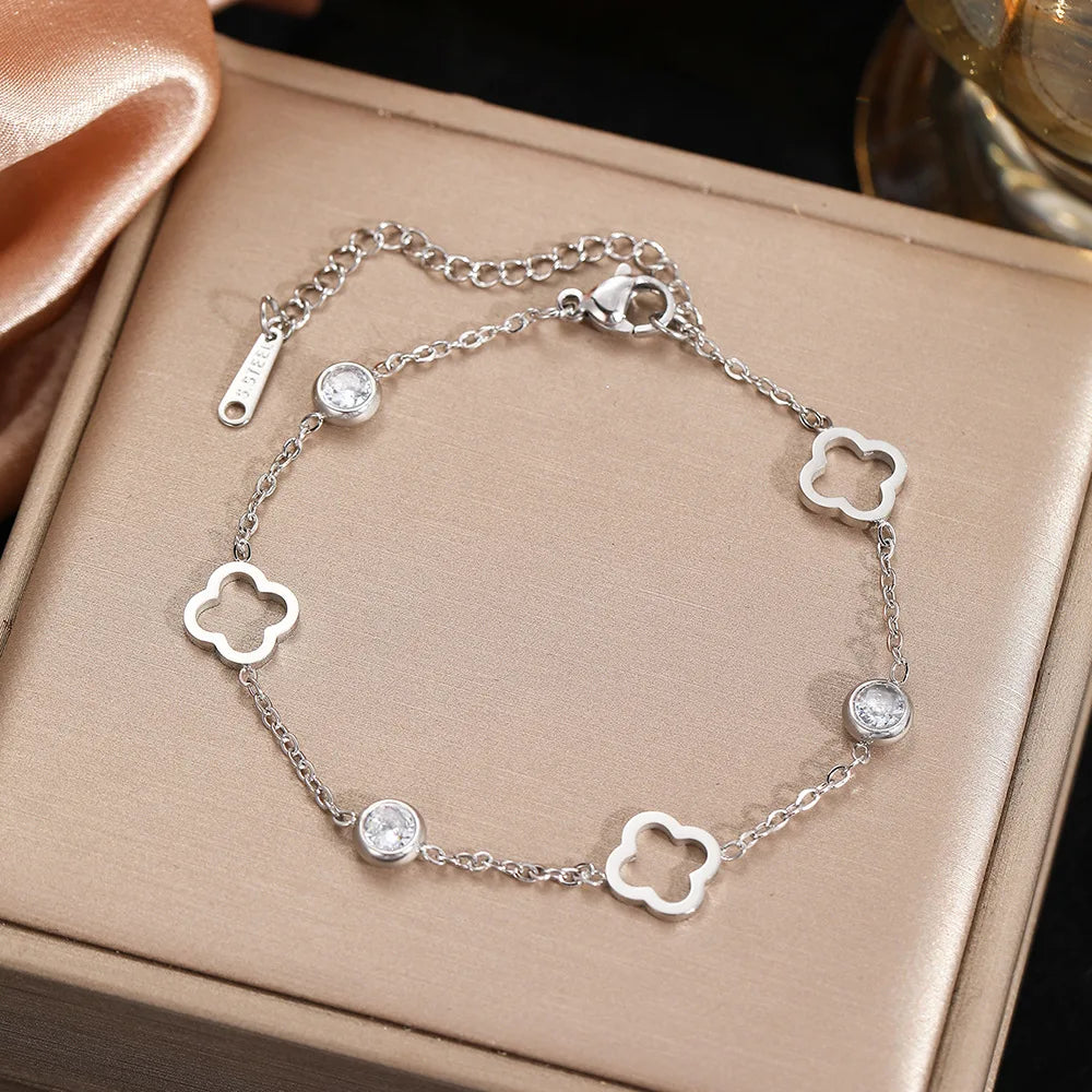 Bracelet with Four-Leaf Clovers with Silver Zircon