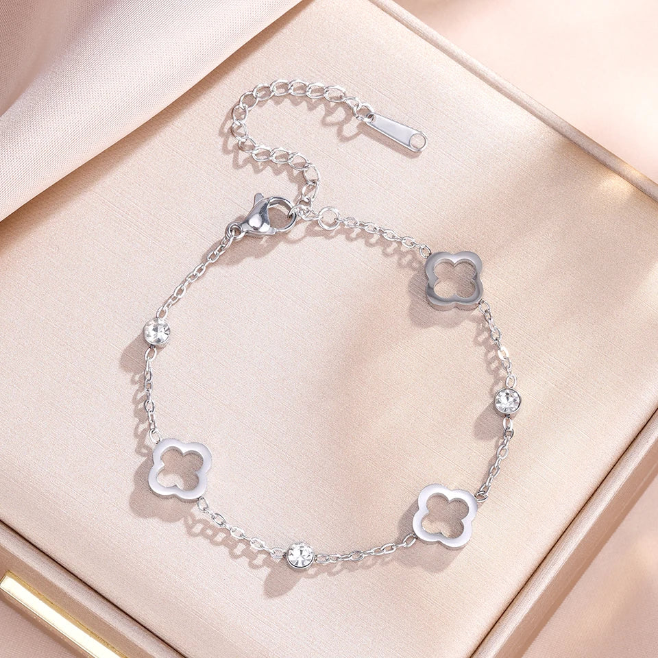 Bracelet with Four-Leaf Clovers with Silver Zircon