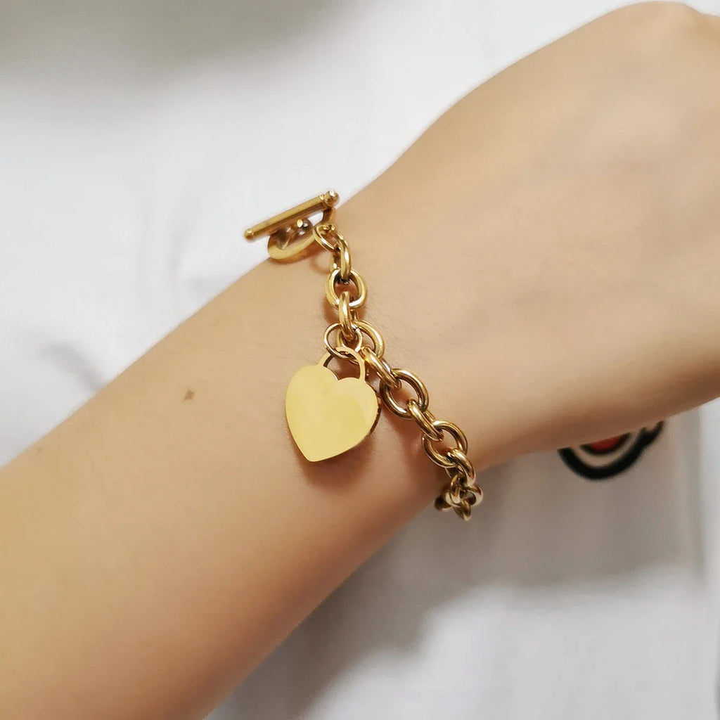 Women’s Heart Chain Bracelet gold
