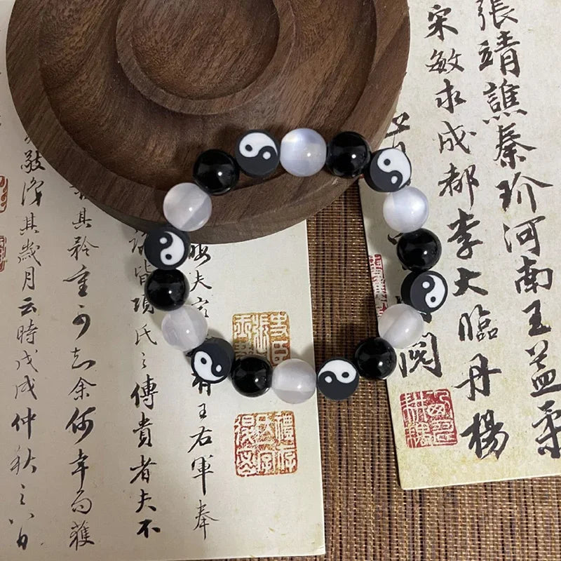 Black and White Yin Yang Bead Bracelet