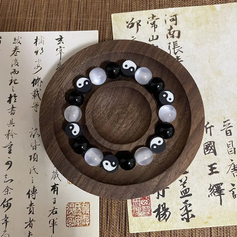 Black and White Yin Yang Bead Bracelet