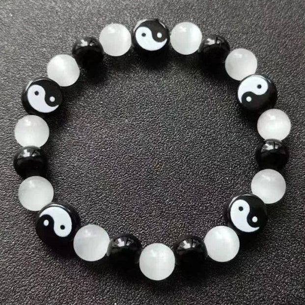 Black and White Yin Yang Bead Bracelet
