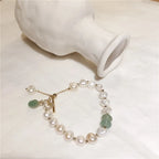 Women's Curb Bracelet in Natural Pearls