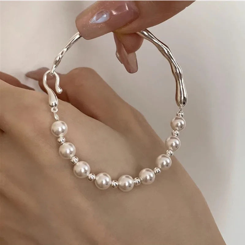 Gourmette Bracelet with Beautiful White Pearls