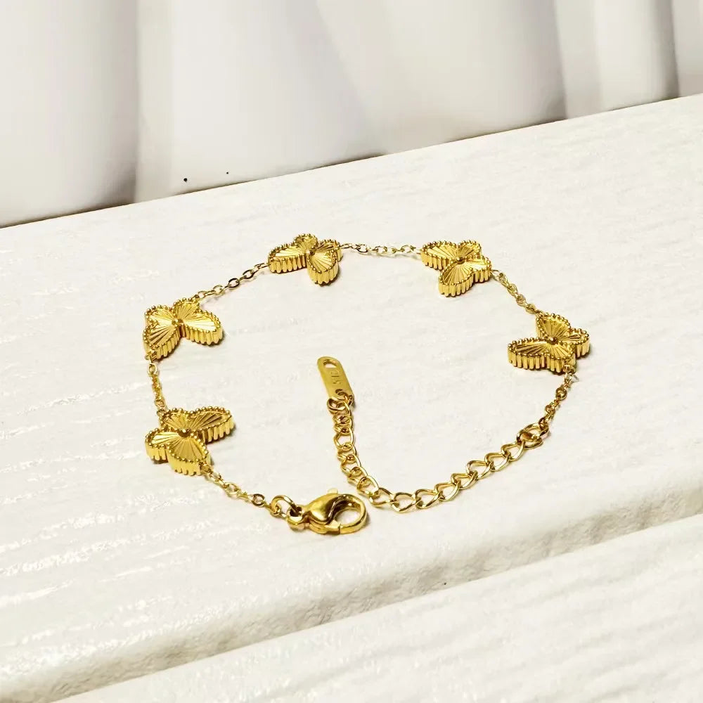 4-Petal Flower Cuban Link Bracelet