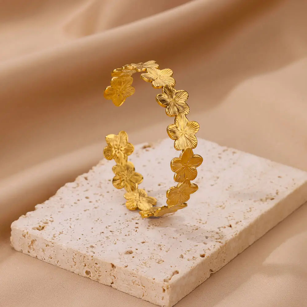 Five-Petal Flower Cuban Link Bracelet