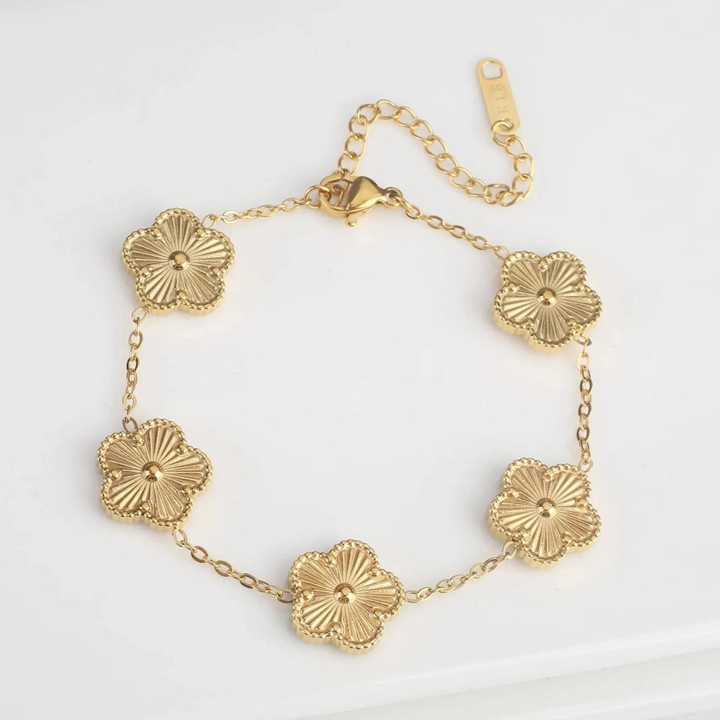 5-Petal Flower Curb Bracelet gold