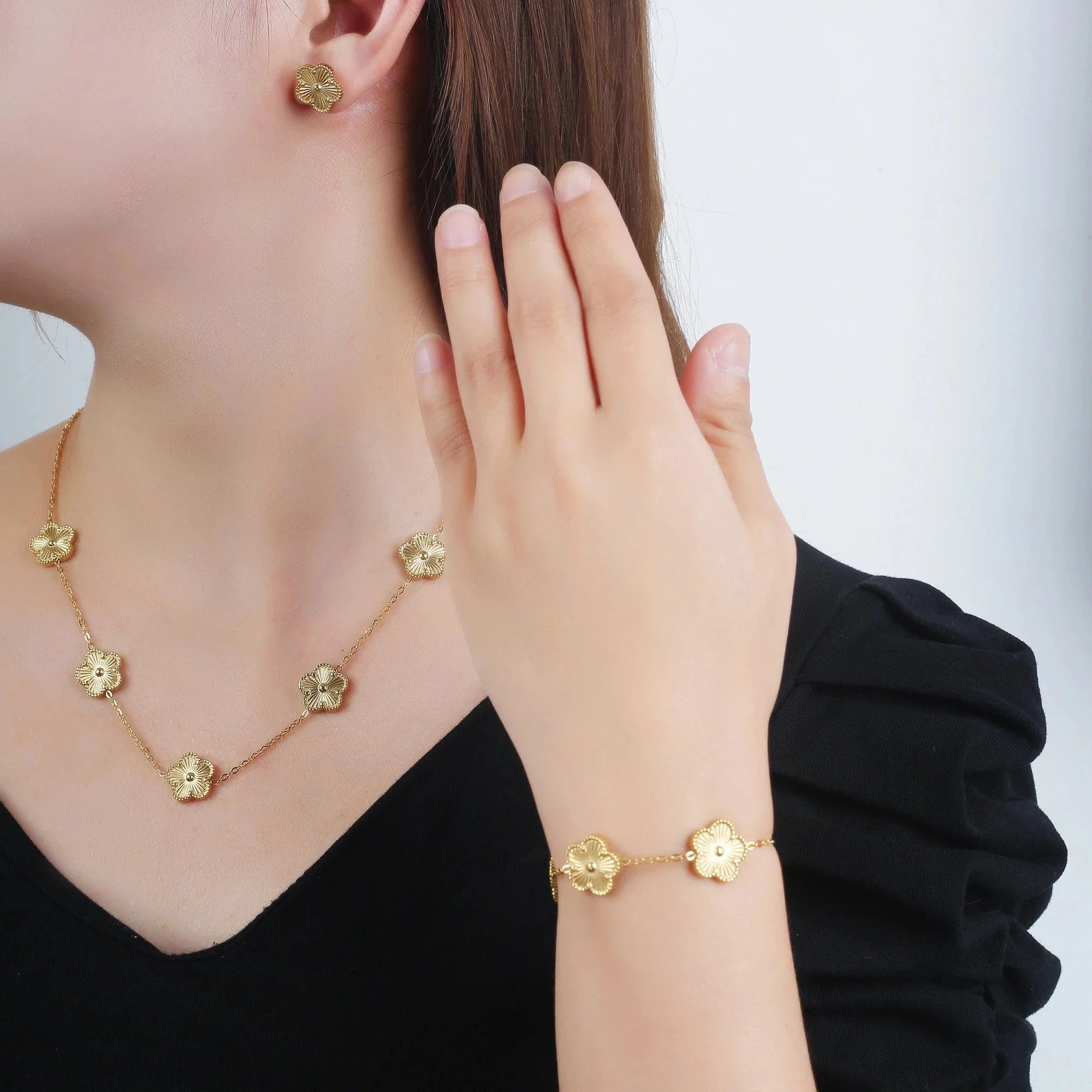 5-Petal Flower Curb Bracelet gold