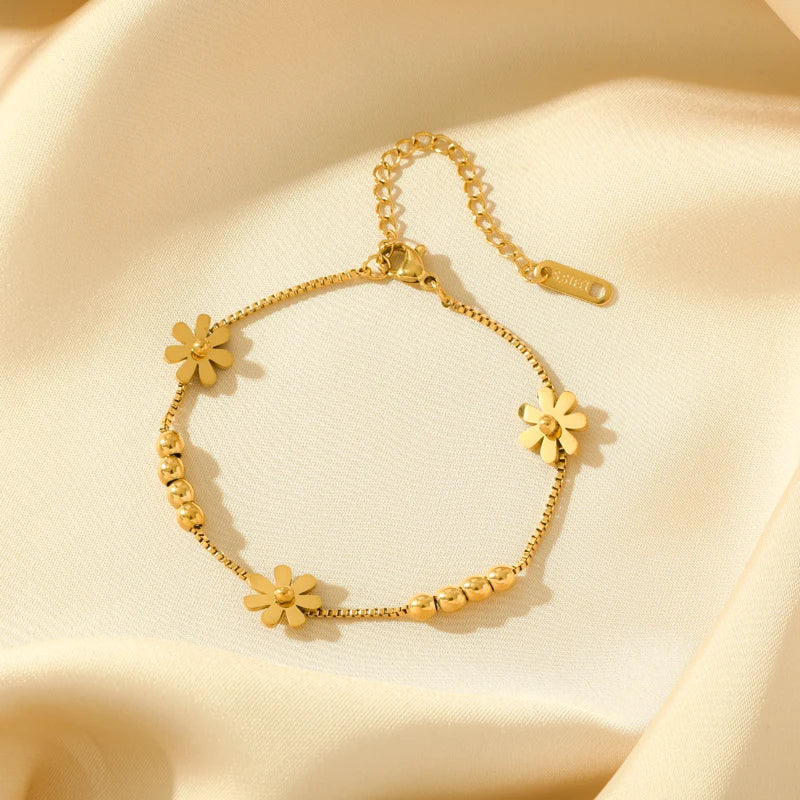 Daisy Flower Figaro Bracelet