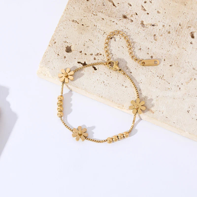 Daisy Flower Figaro Bracelet