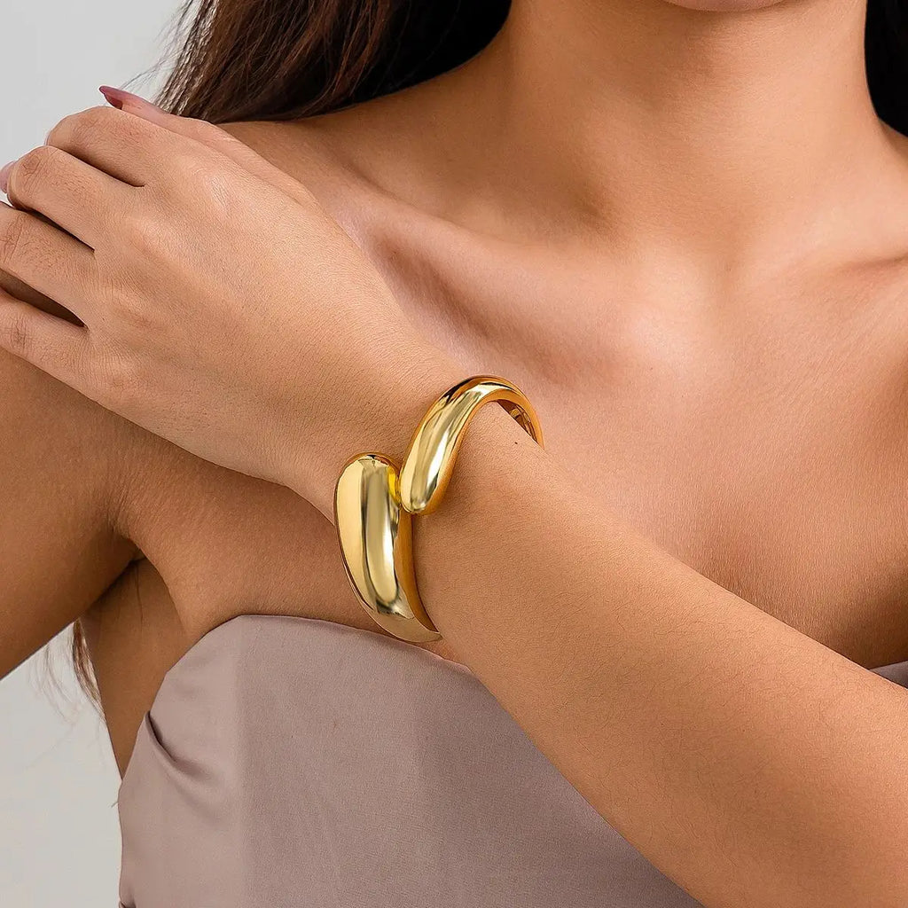 Water Drop Curb Bracelet gold