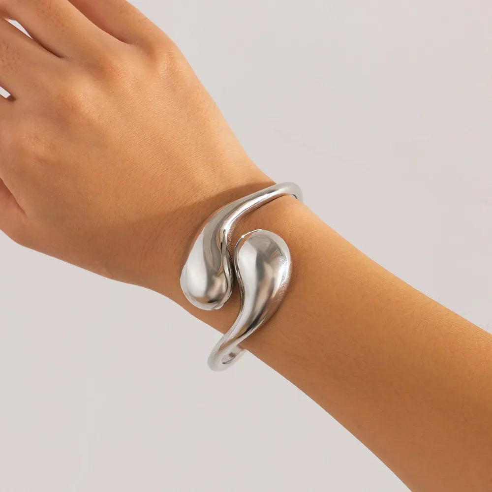 Large Asymmetrical Water Drop Curb Bracelet silver
