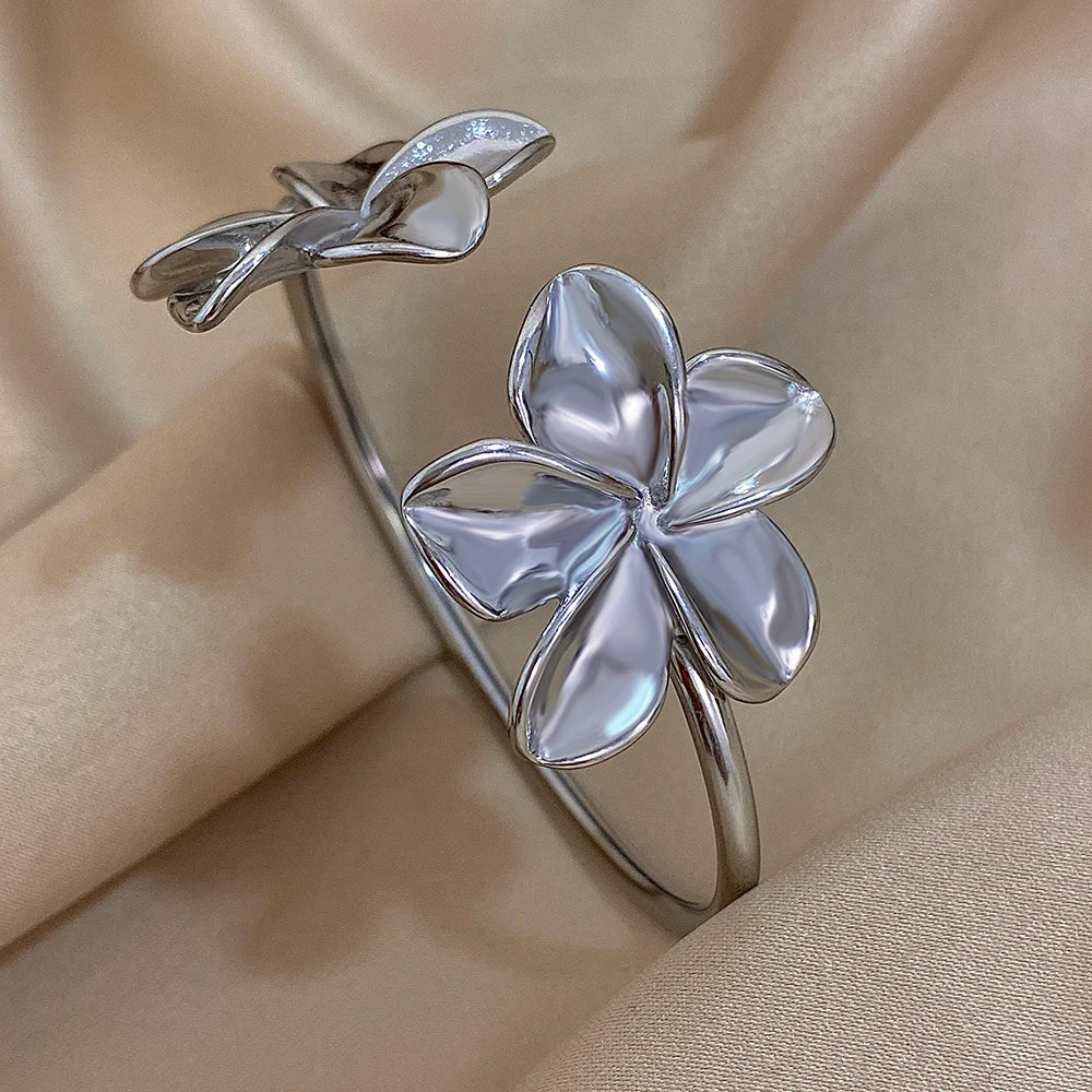 Large 5-Petal Flower Cuban Link Bracelet silver
