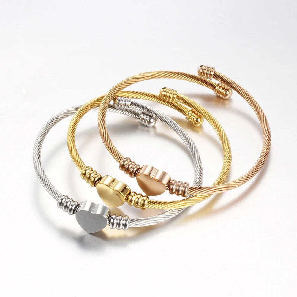 Adjustable Heart Curb Bracelet for Women Gold