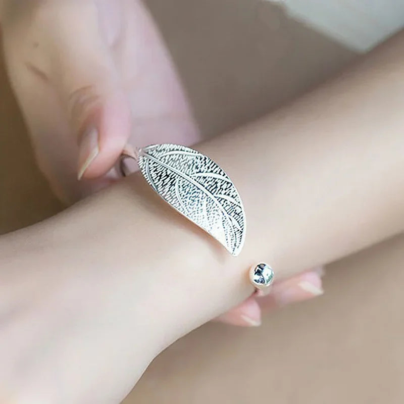 Retro Laurel Flower Bracelet