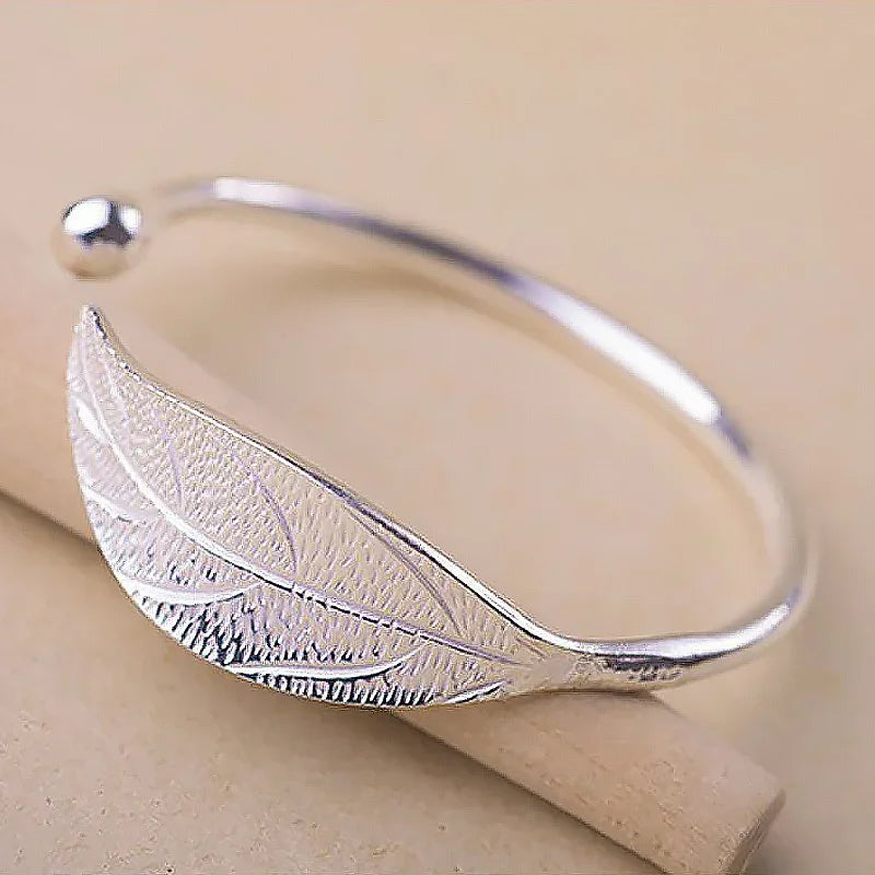 Retro Laurel Flower Bracelet