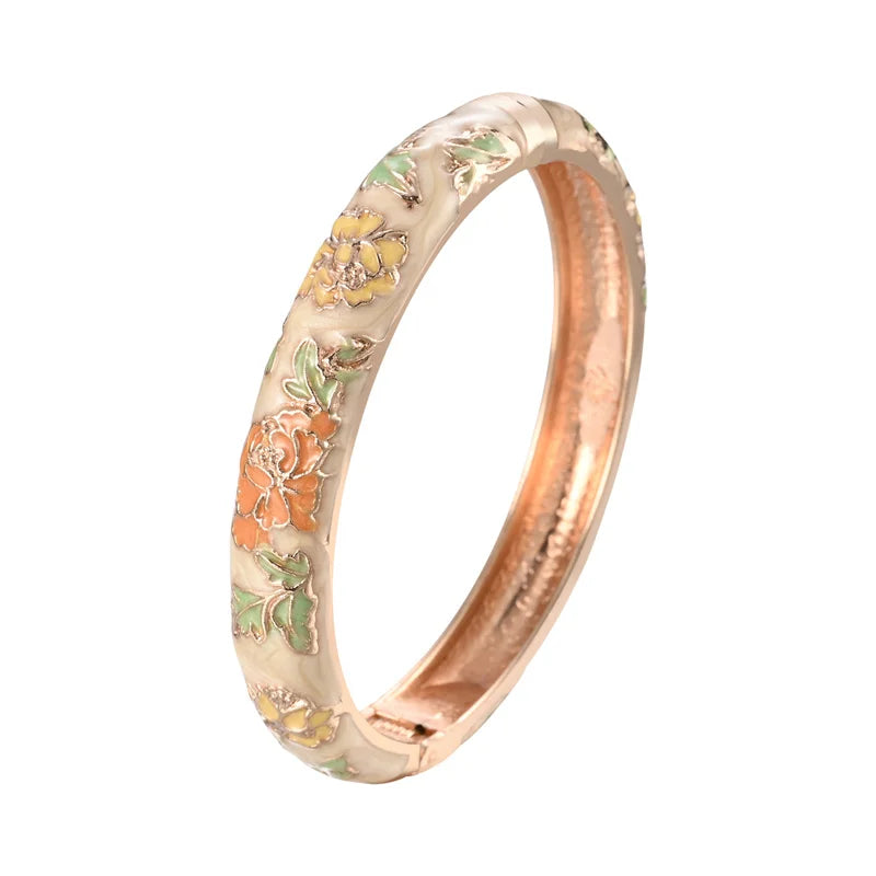 Romantic Curb Chain Bracelet Flowers Beige