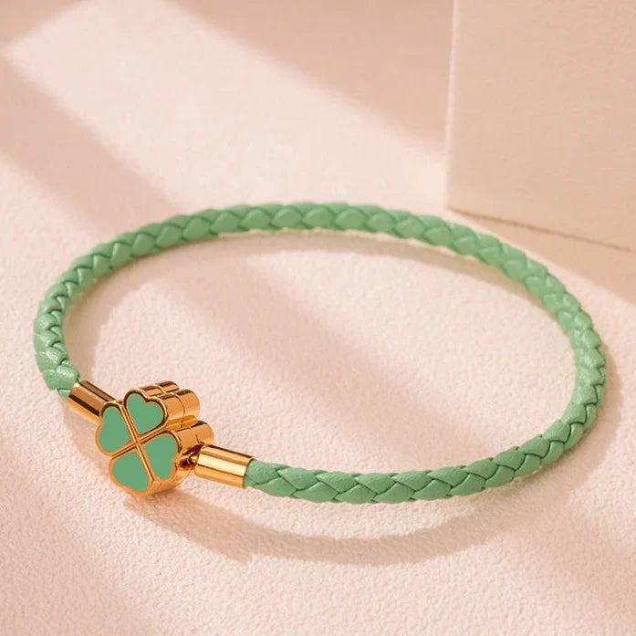 Braided Leather Bracelet with 4-Leaf Clover green