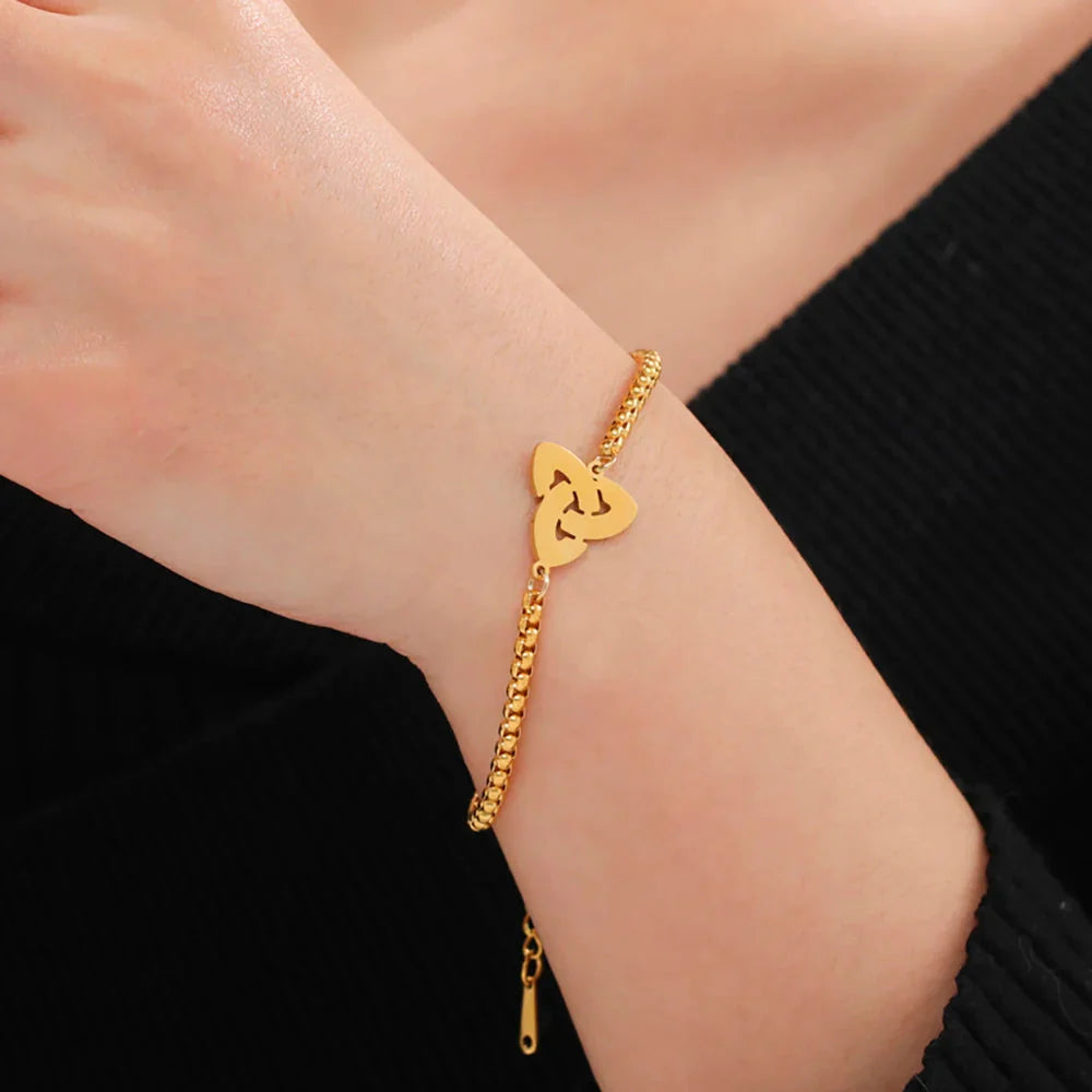 Triquetra Bracelet Irish Trinity Knot gold