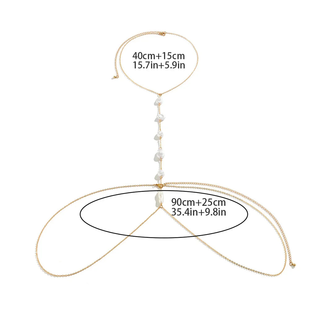 Women’s Décolleté Chain Necklace with Pearls