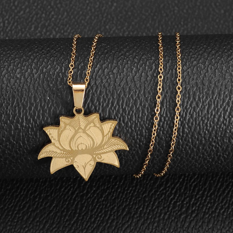 Chain & Lotus Flower Medallion gold