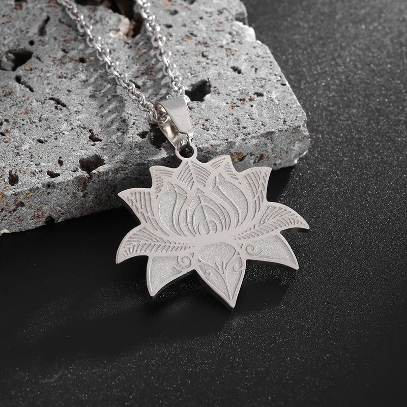 Chain & Lotus Flower Medallion silver
