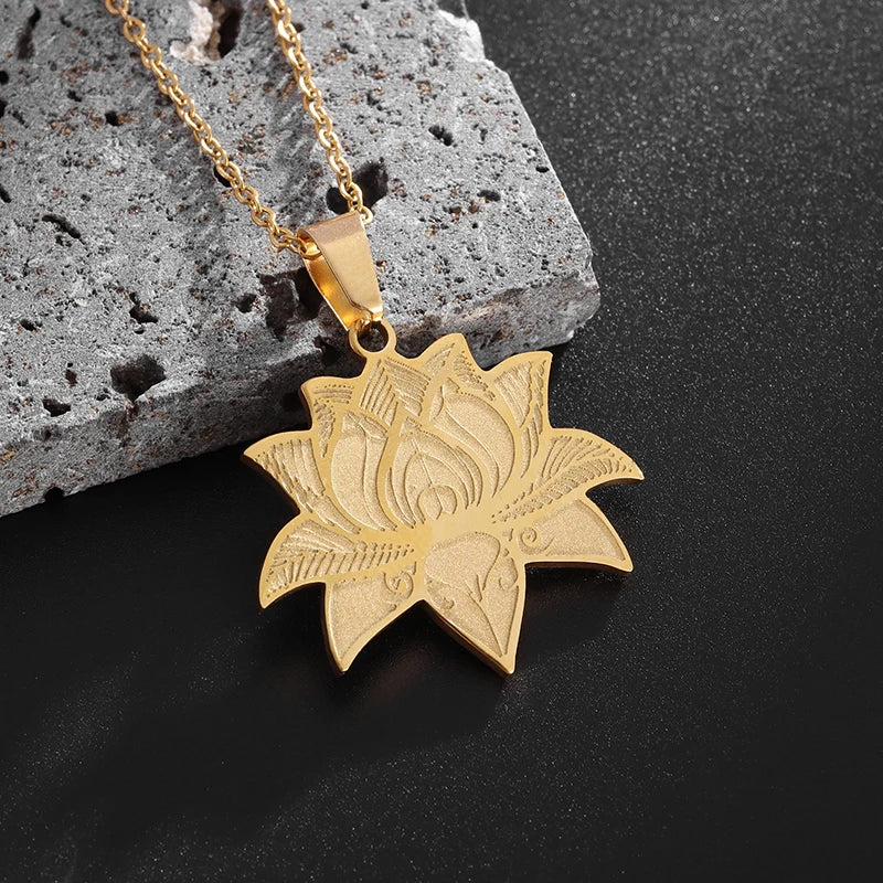 Chain & Lotus Flower Medallion gold
