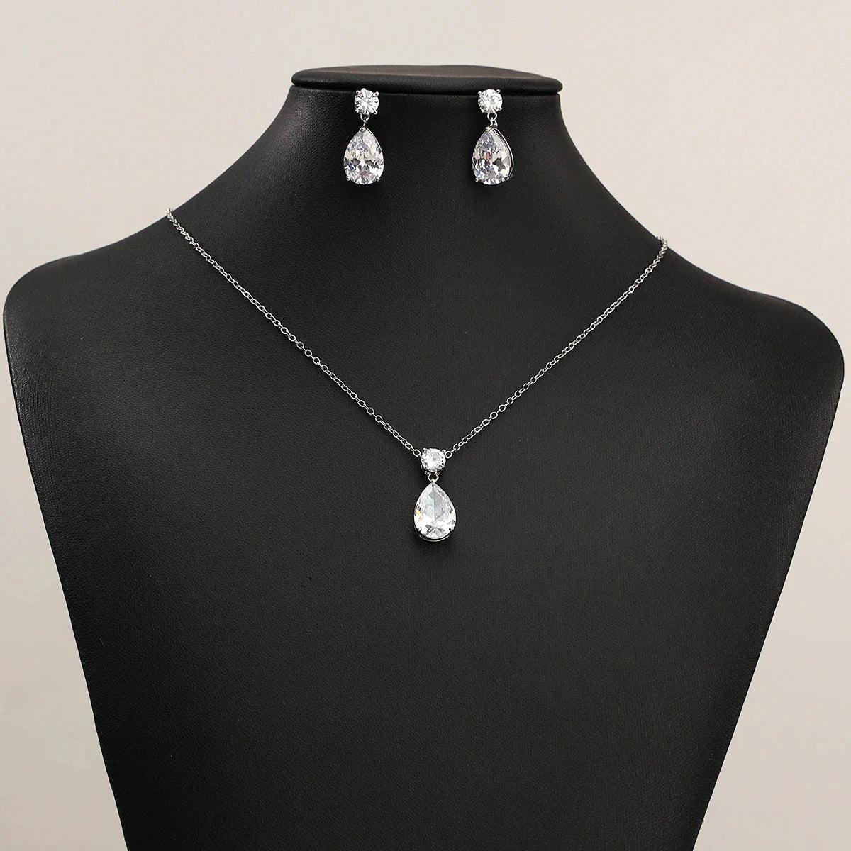 Set of 3 Teardrop Jewelry