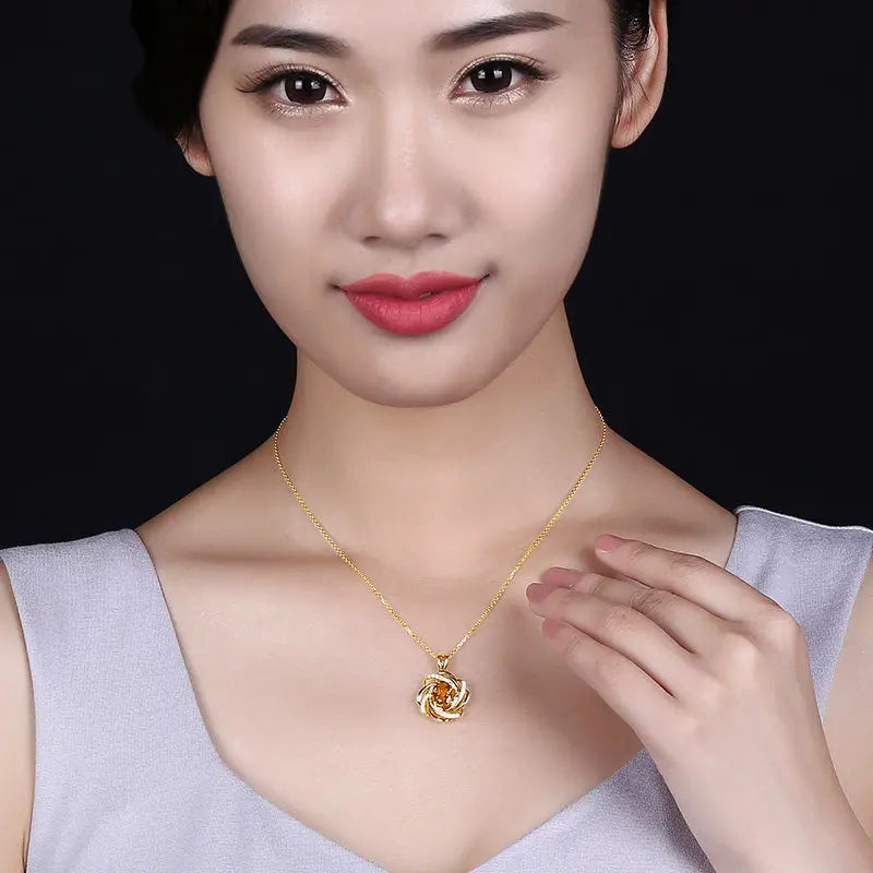 Necklace with Pretty Flower Pendant, Pearl and Zircon, gold
