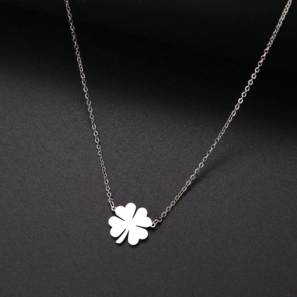 Necklace with Lucky Clover Leaf Pendant silver