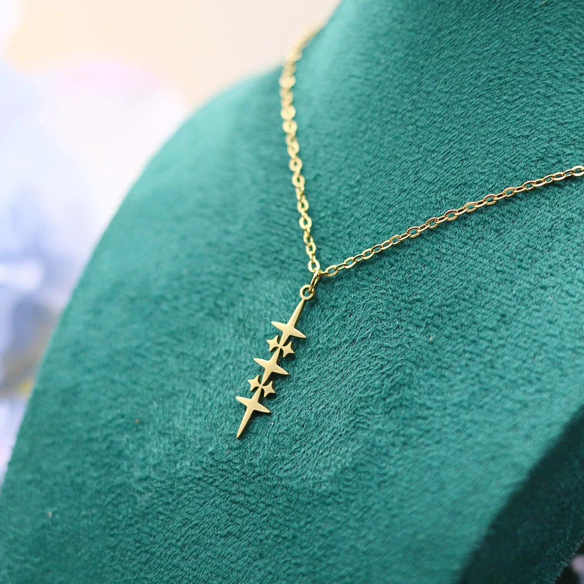 Star Pendant Necklace for Men gold