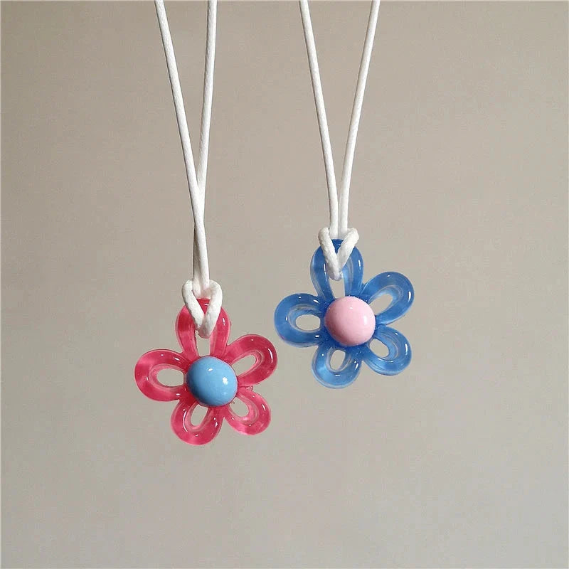 Necklace with Colorful Flower Pendant dark blue