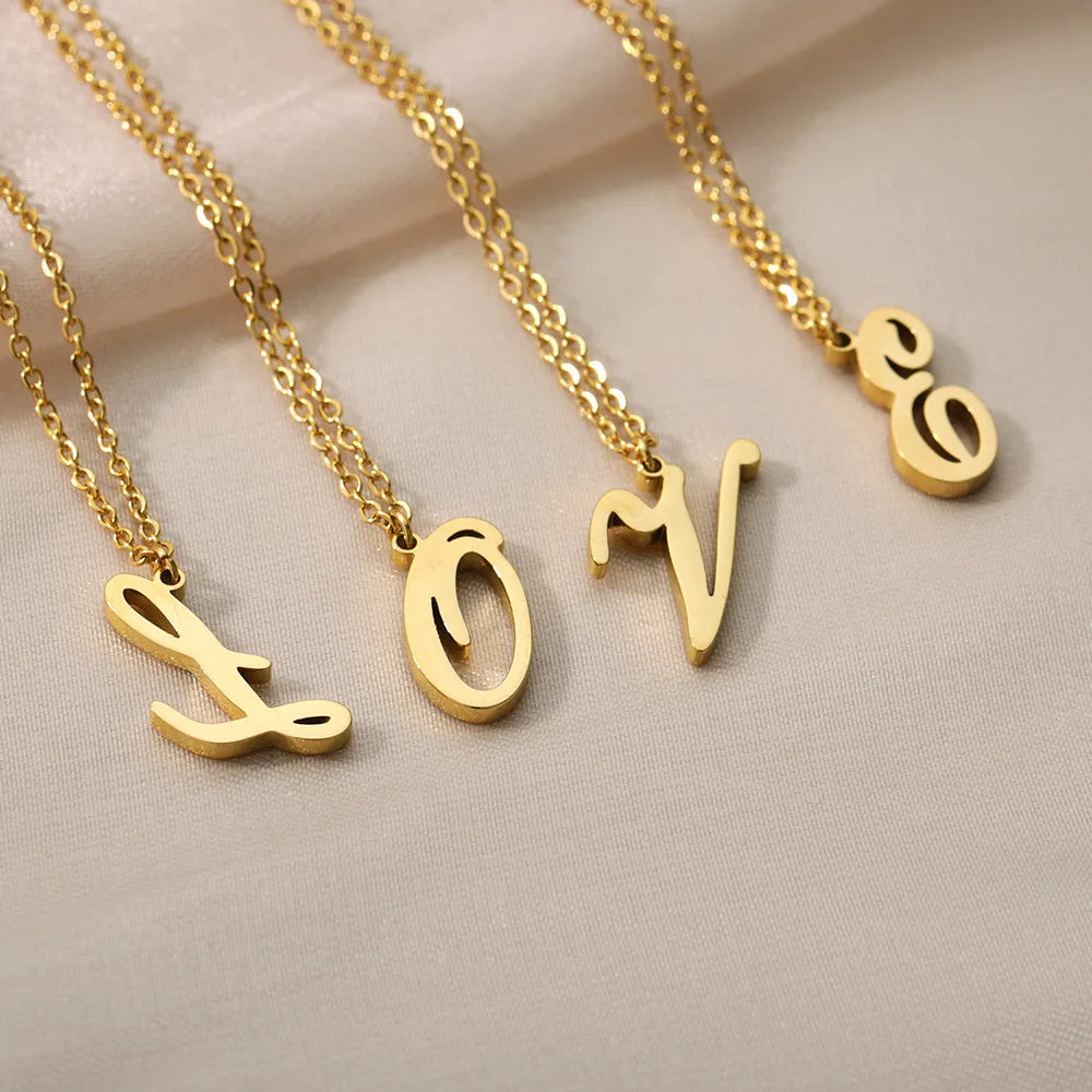 Women’s initial pendant necklace