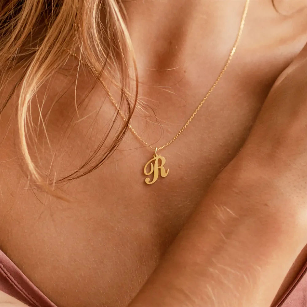 Women’s initial pendant necklace r
