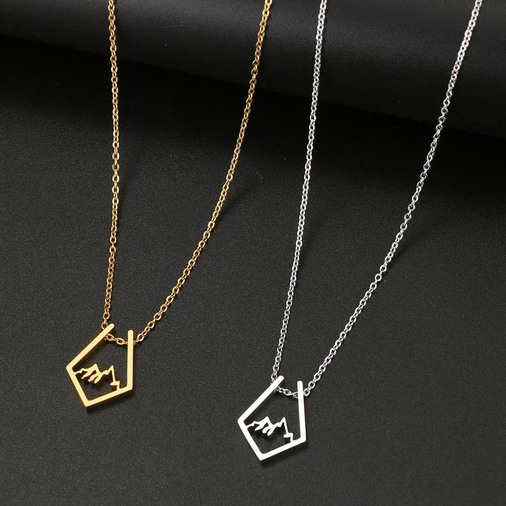 Necklace with Mountain Pendant silver
