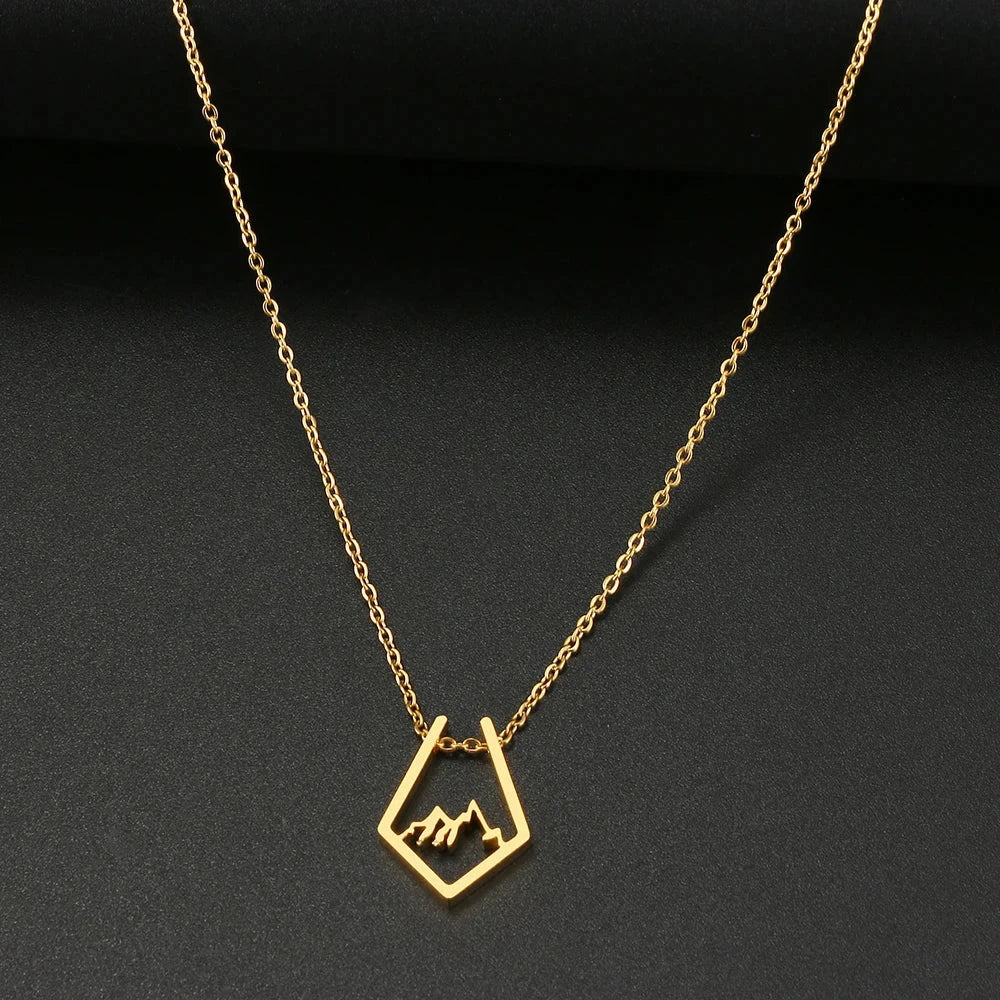 Necklace with Mountain Pendant gold