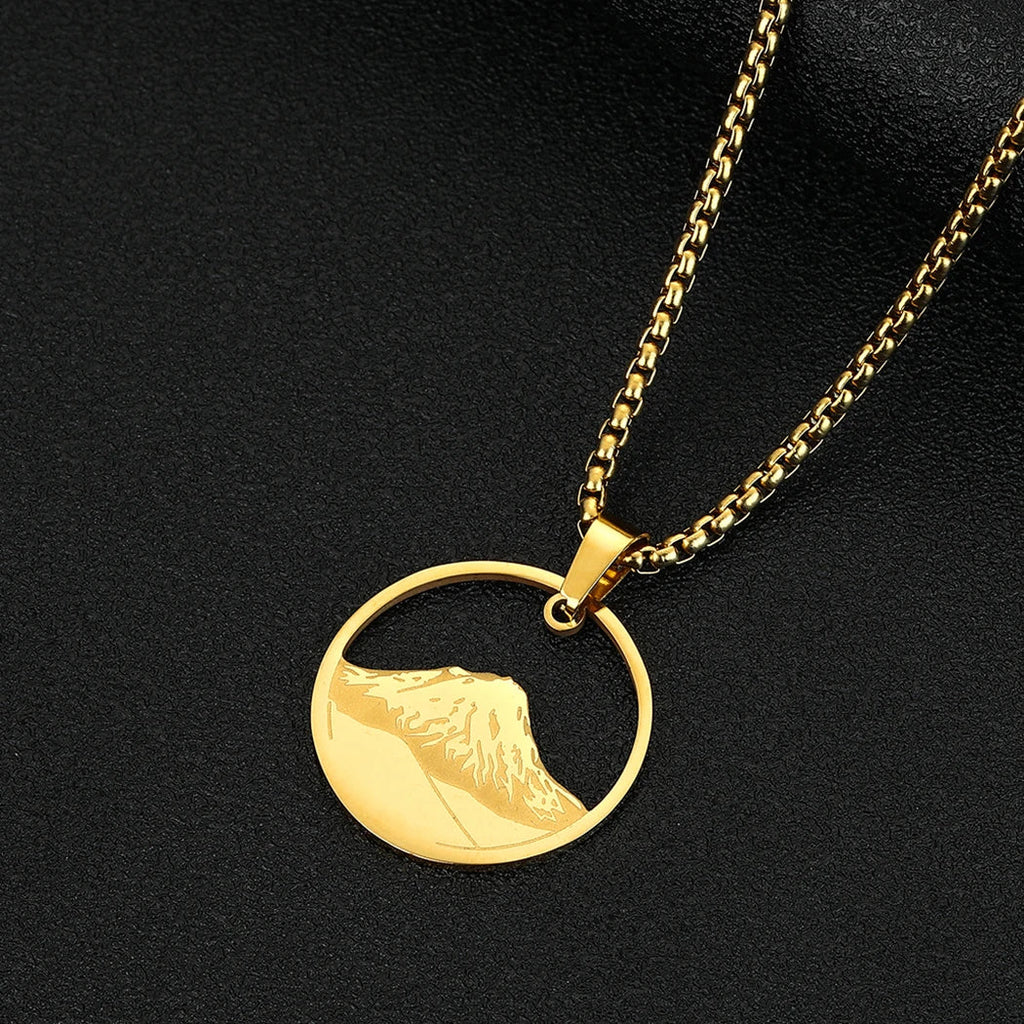 Necklace with Round Mountain Pendant gold