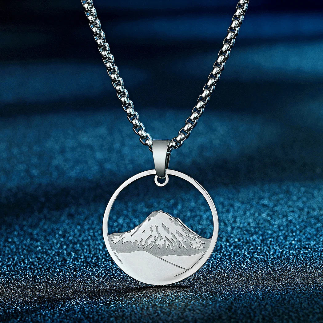 Necklace with Round Mountain Pendant silver