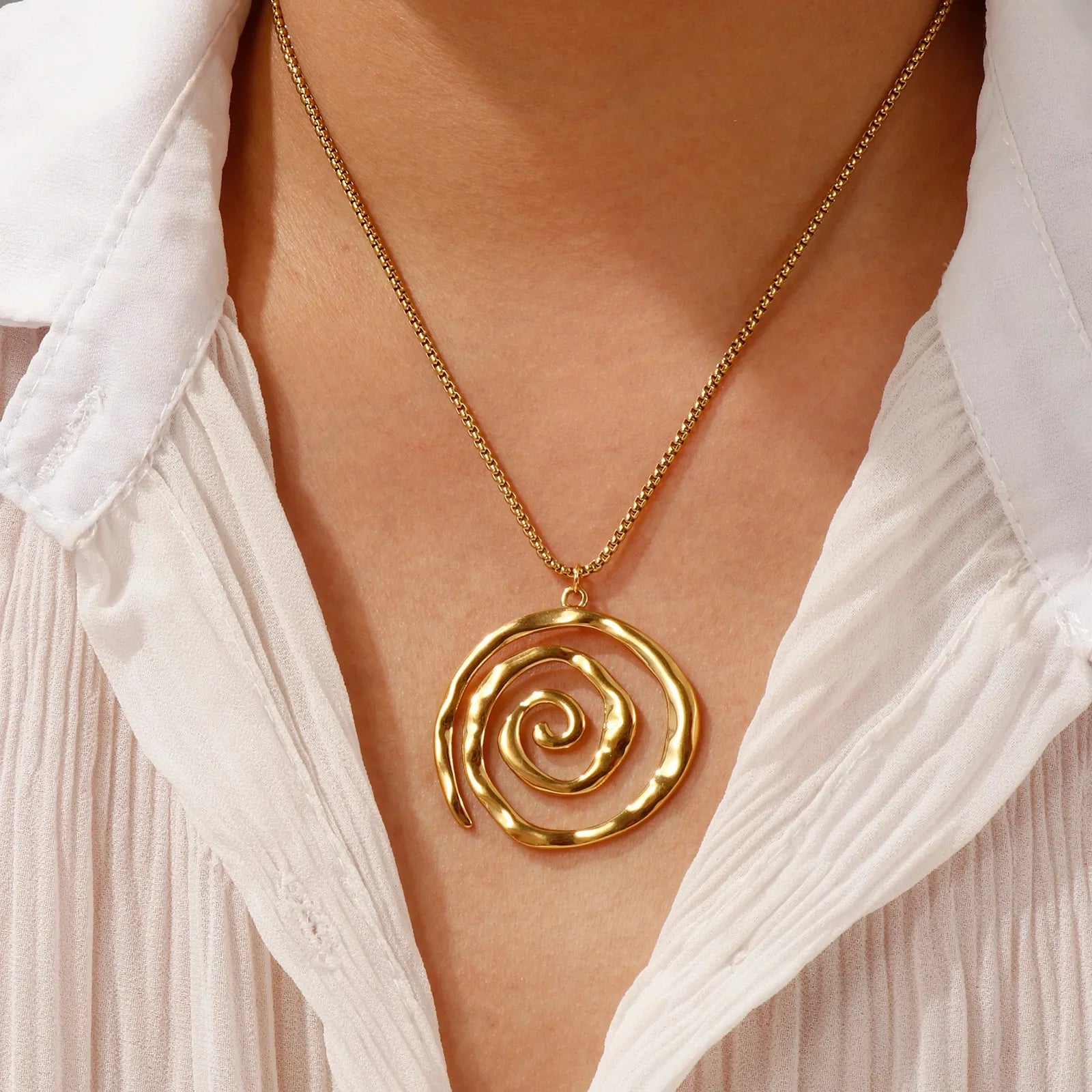 Gold spiral pendant necklace